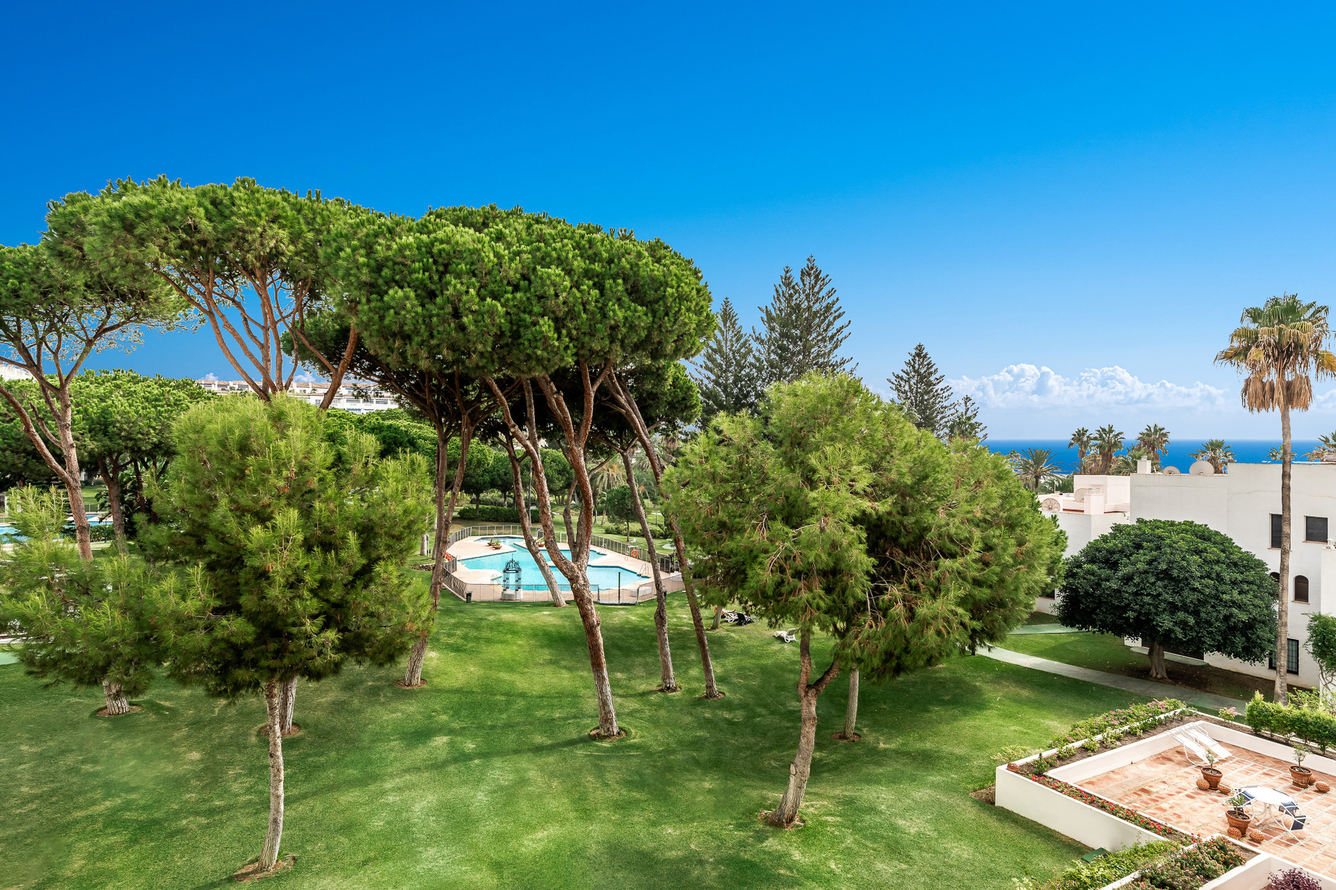 2 Bedroom Apartment in Marbella - Photo 30