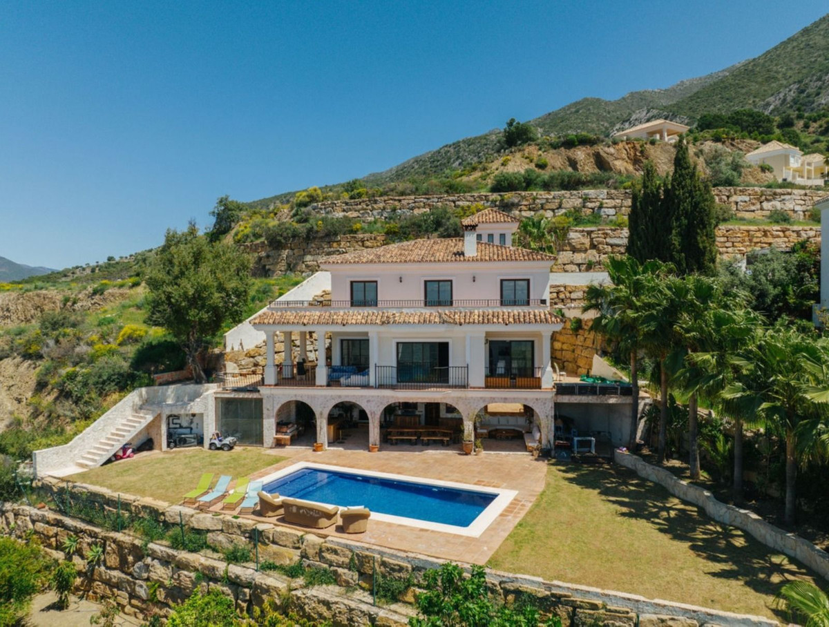 6 Bedroom Villa in Istán - Photo 8