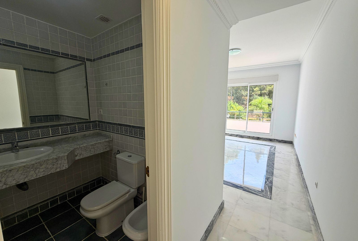 Piso de 2 dormitorios con piscina en Málaga – Foto 20