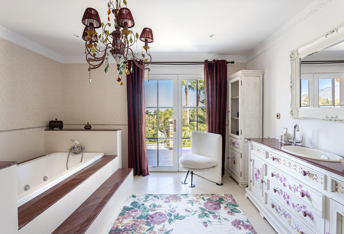 5 Bedroom Villa in Benahavís - Foto 23