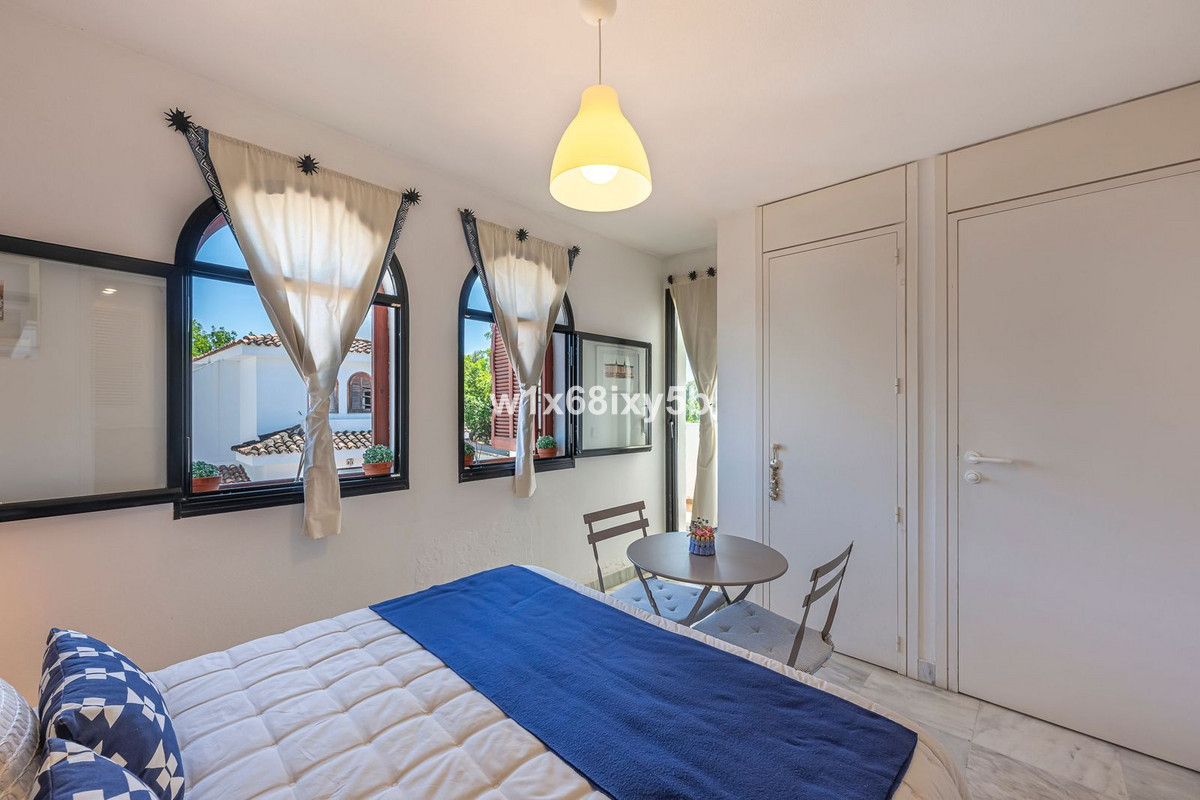 2 Bedroom Townhouse in Estepona - Photo 21