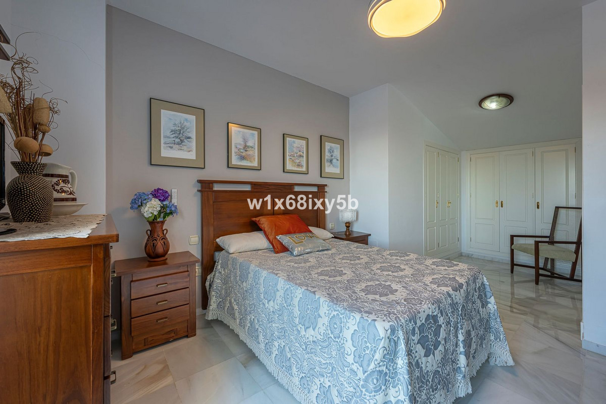 3 Bedroom Townhouse in Estepona - Фото 24