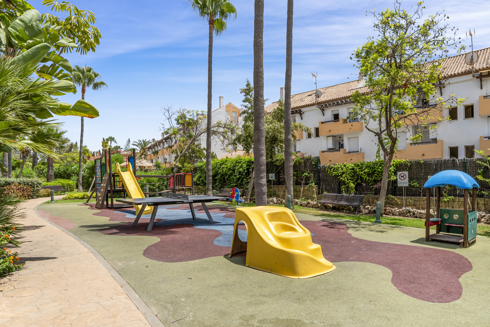 3 Bedroom Apartment in Marbella - Photo 22