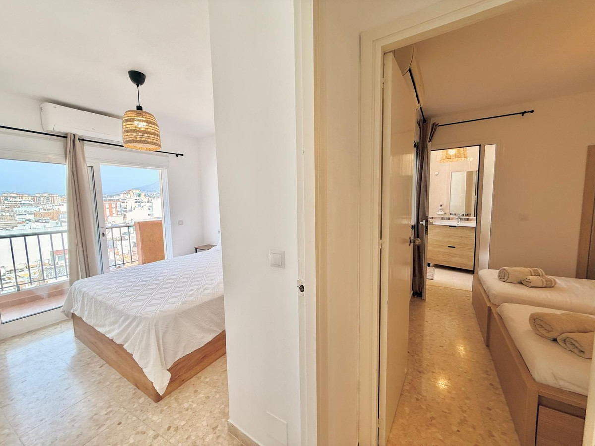 2 Bedroom Penthouse in Fuengirola - Photo 20