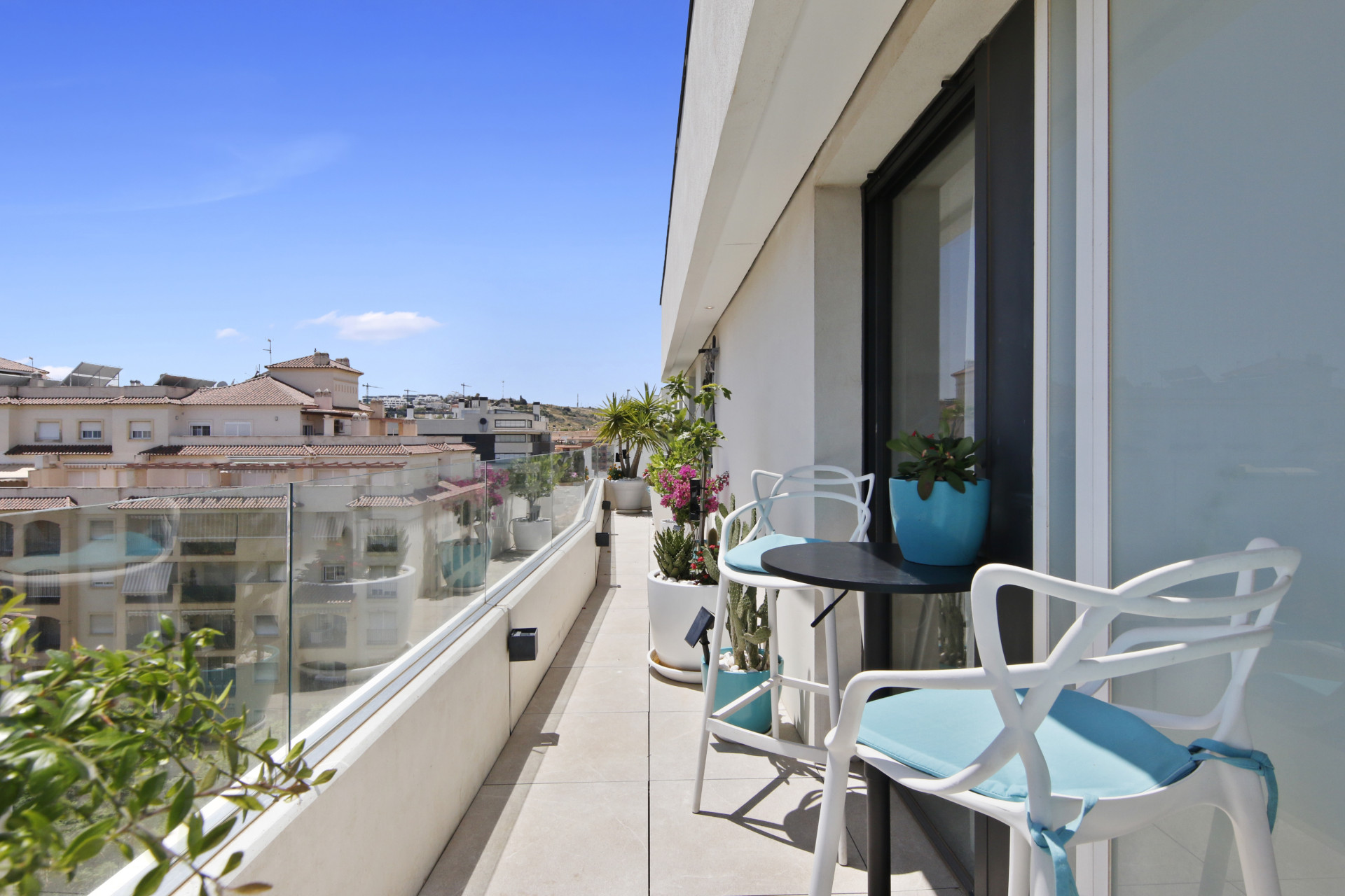 3 Bedroom Penthouse in Estepona - Photo 14