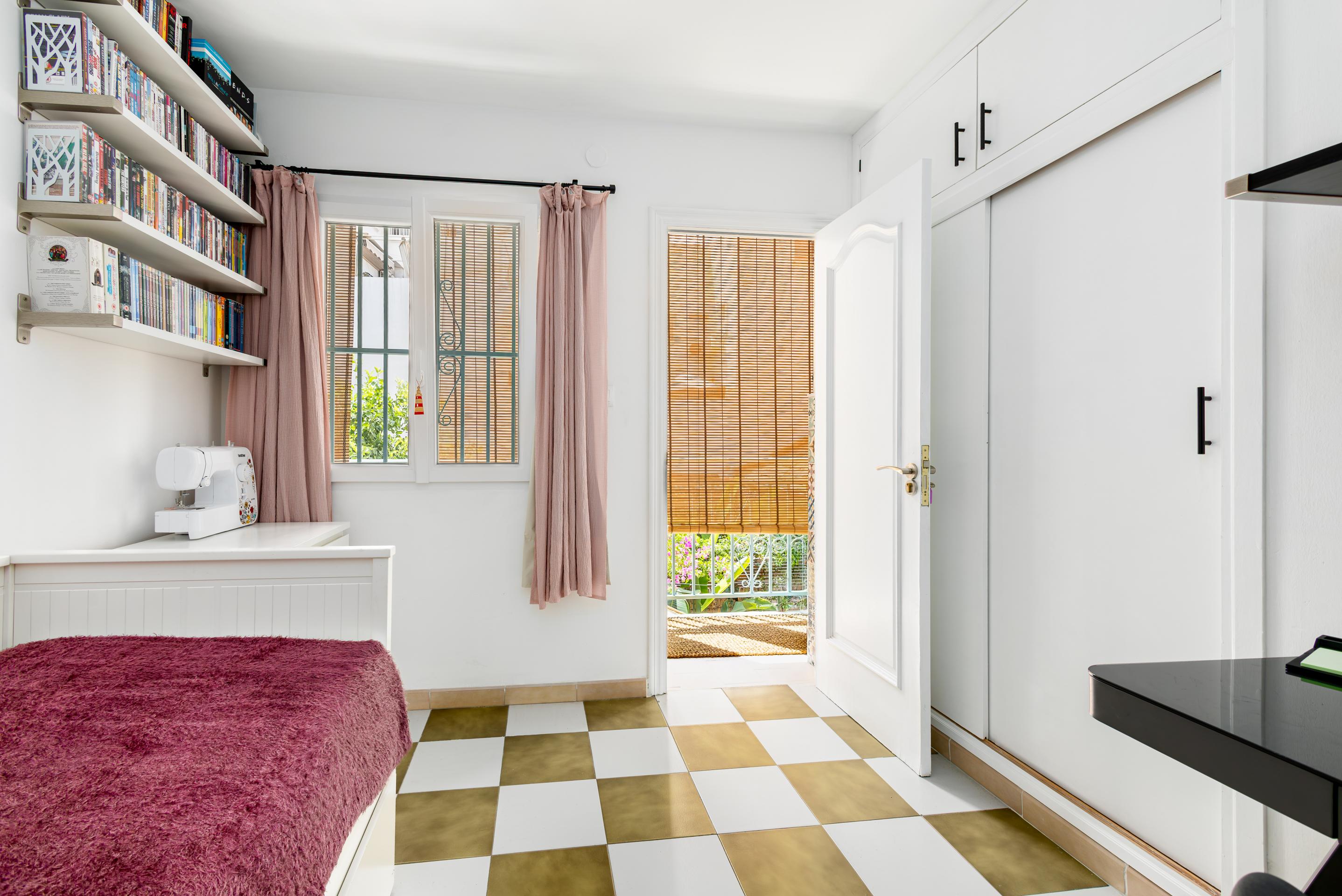 4 Bedroom Villa in Málaga - Photo 29