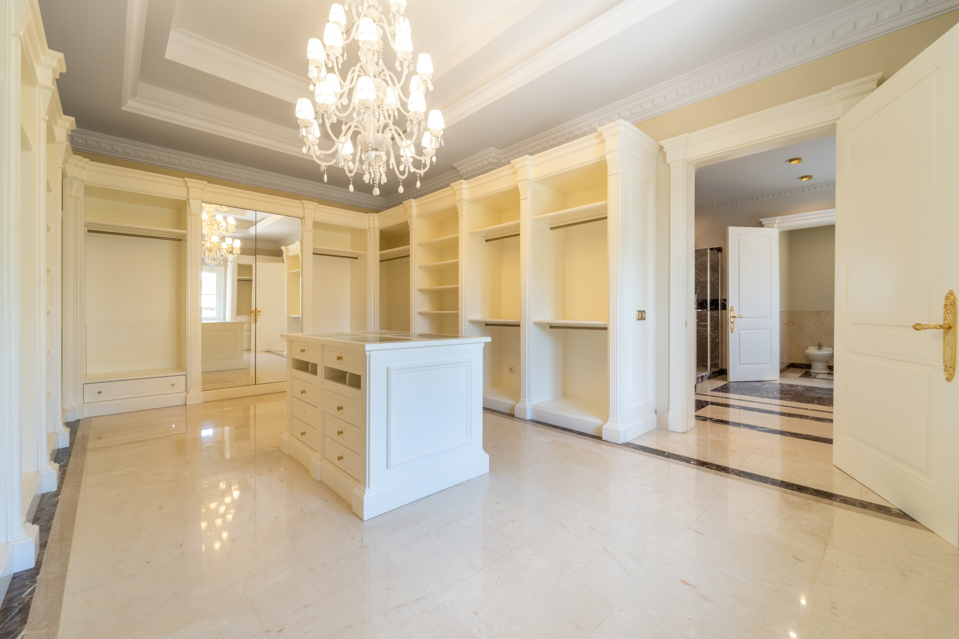 10 Bedroom Villa in Marbella - Photo 24