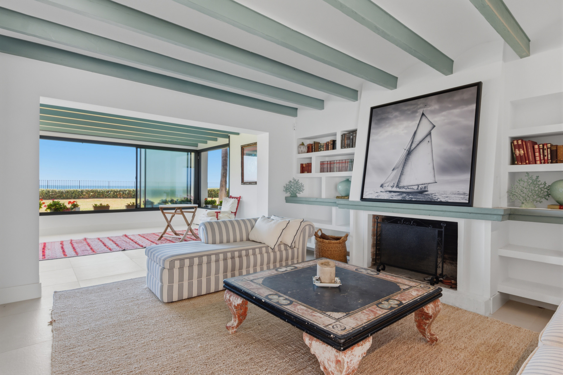9 Bedroom Villa in Estepona - Photo 10
