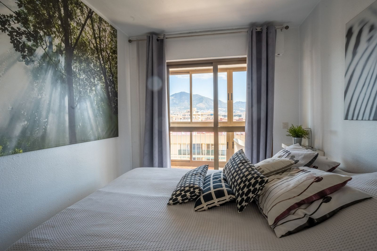 2 Bedroom Apartment in Fuengirola - Photo 8