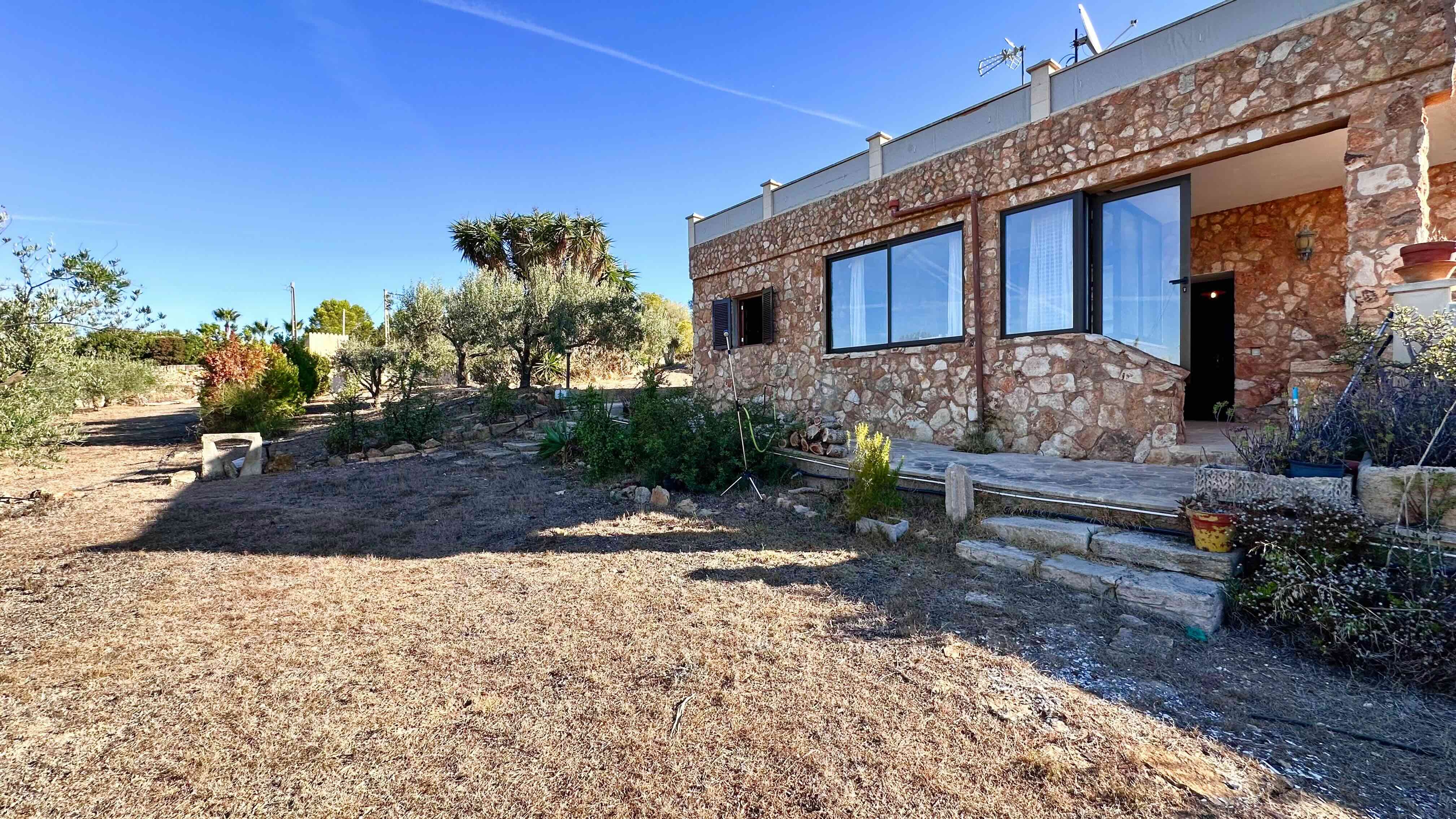 Chalet de 3 dormitorios con piscina en Baleares – Foto 20