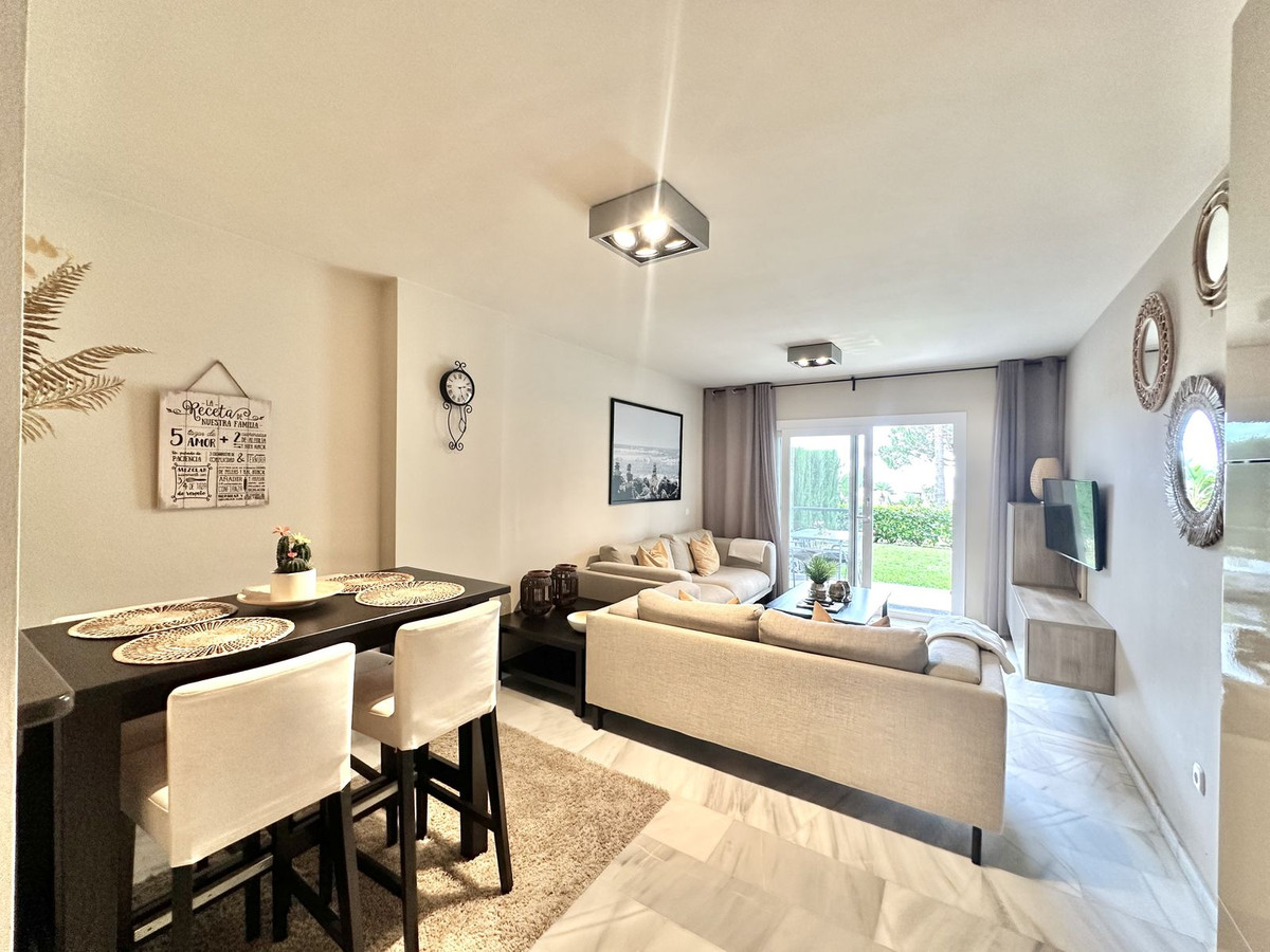 2 Bedroom Apartment in Mijas - Photo 20
