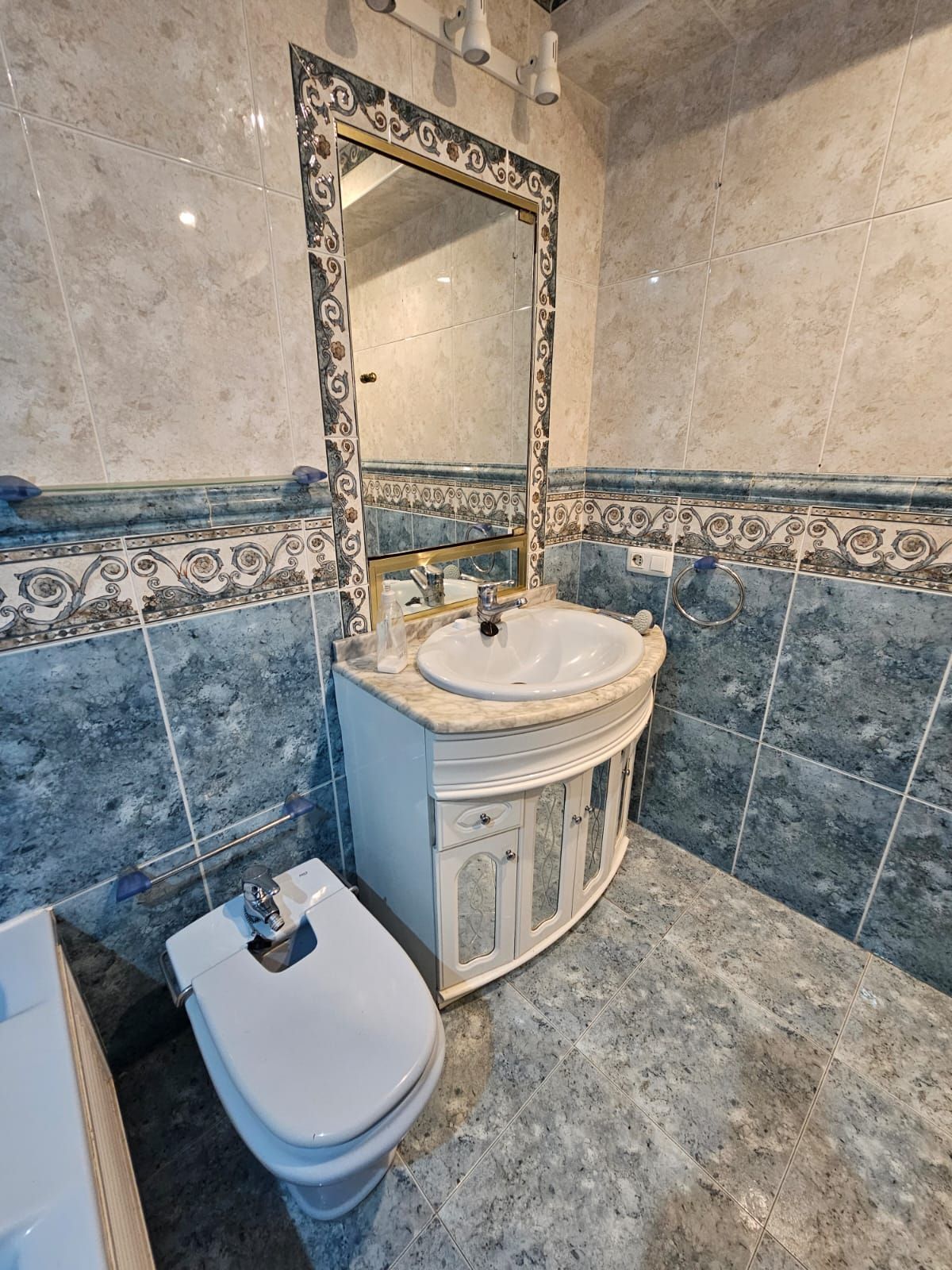 3 Bedroom Apartment in Fuengirola - Photo 14