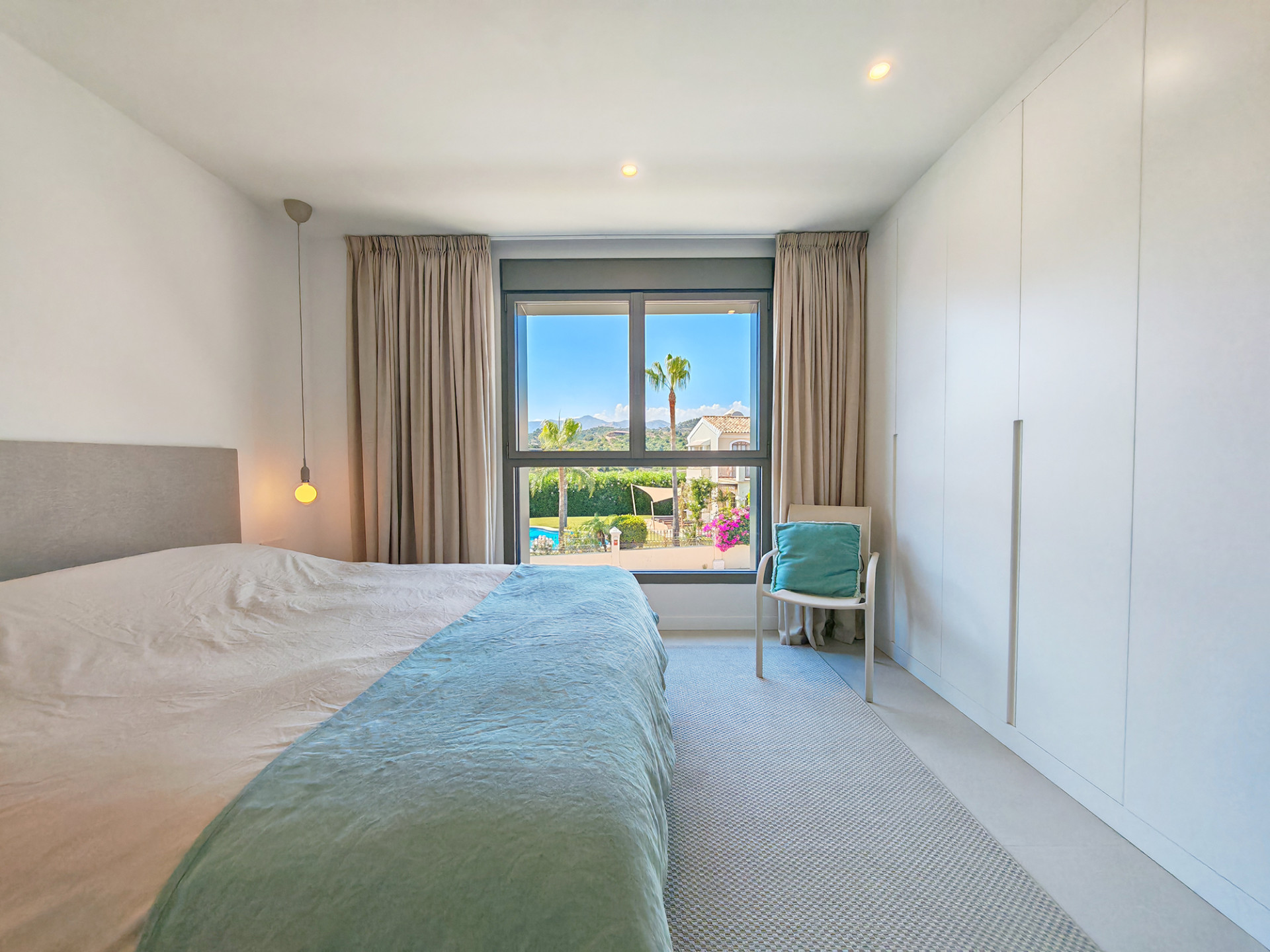 3 Bedroom Apartment in Estepona - Photo 16