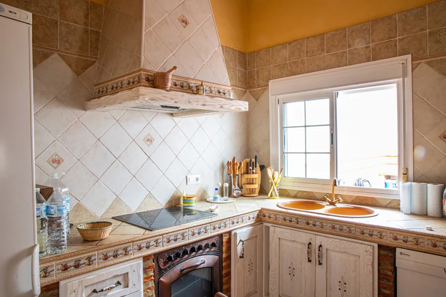 5 Bedroom Townhouse in Jimena de la Frontera - Photo 5