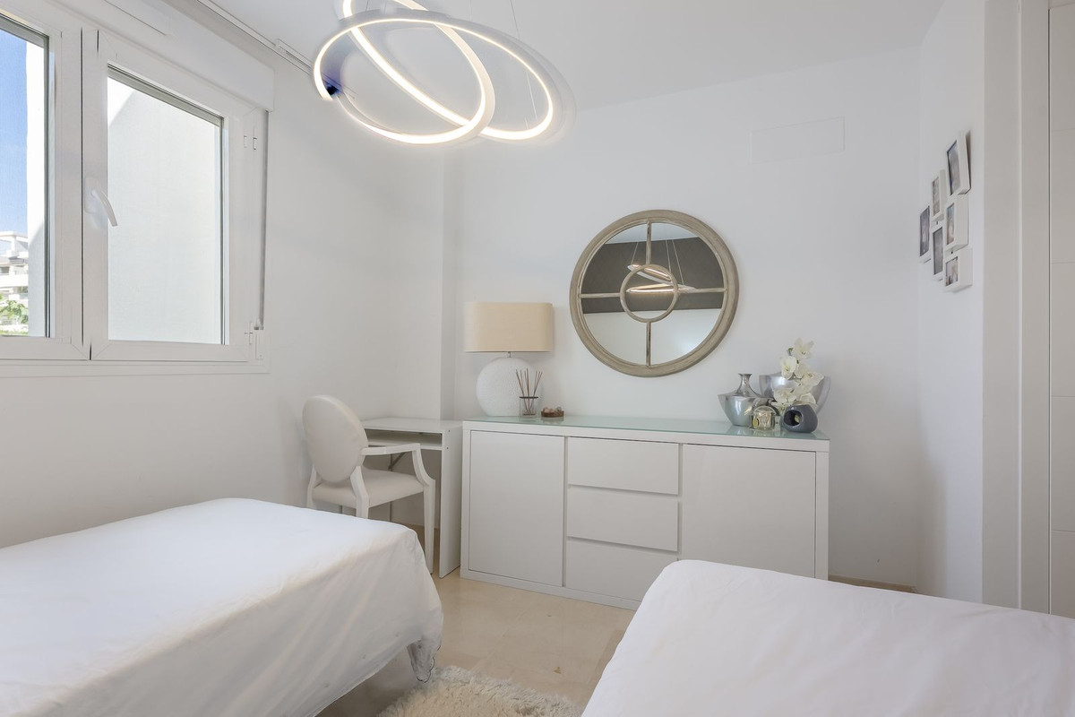 2 Bedroom Penthouse in Benahavís - Фото 11