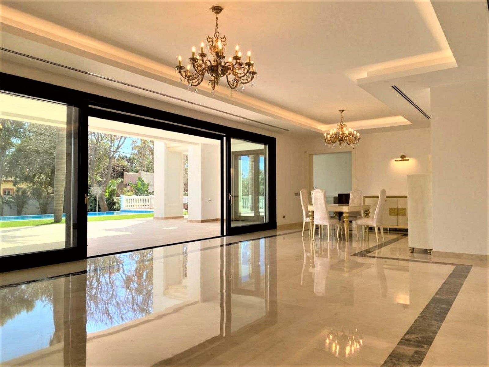 6 Bedroom Villa in Estepona - Фото 13