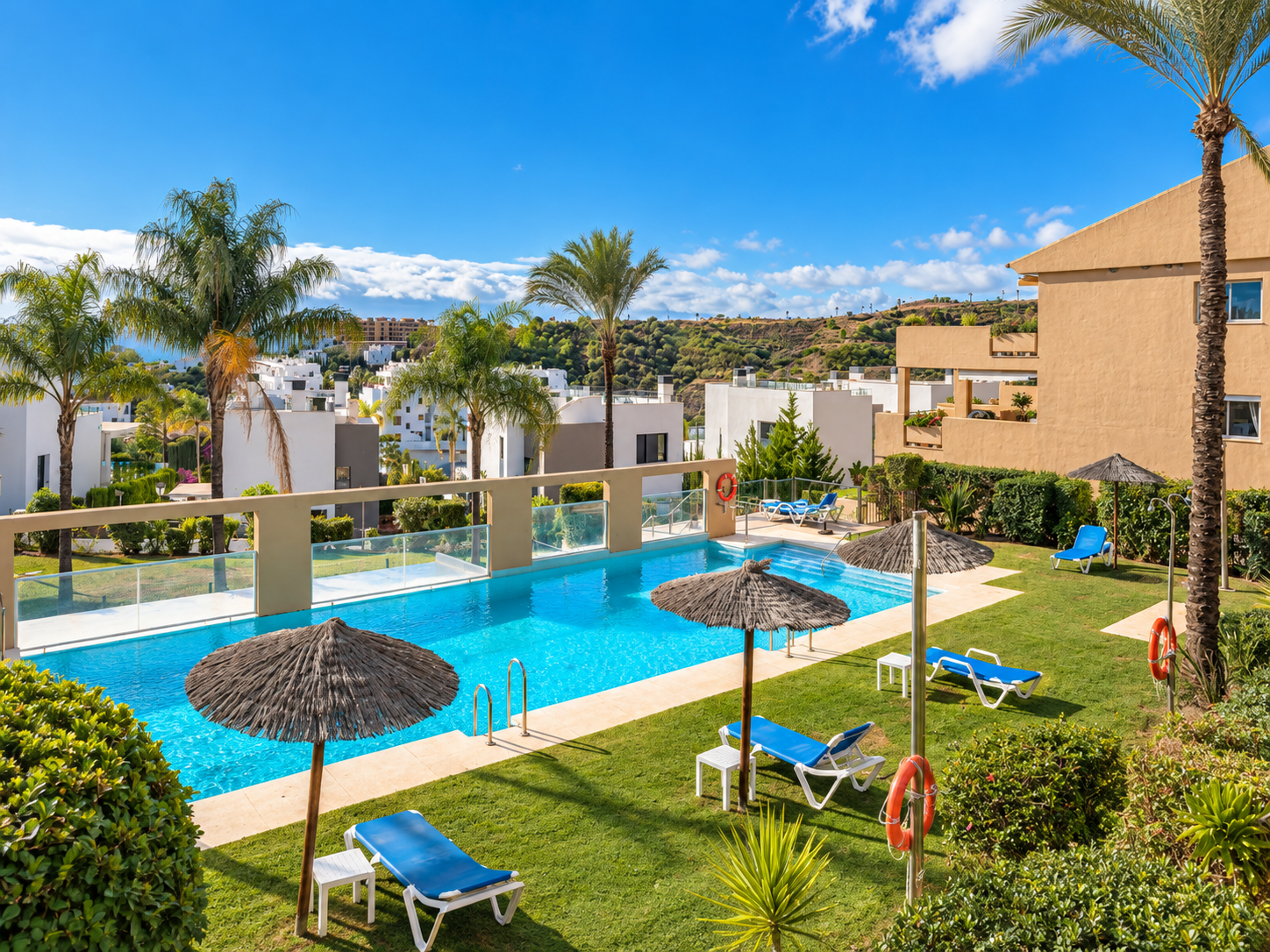 2 Bedroom Apartment in Estepona - Photo 20