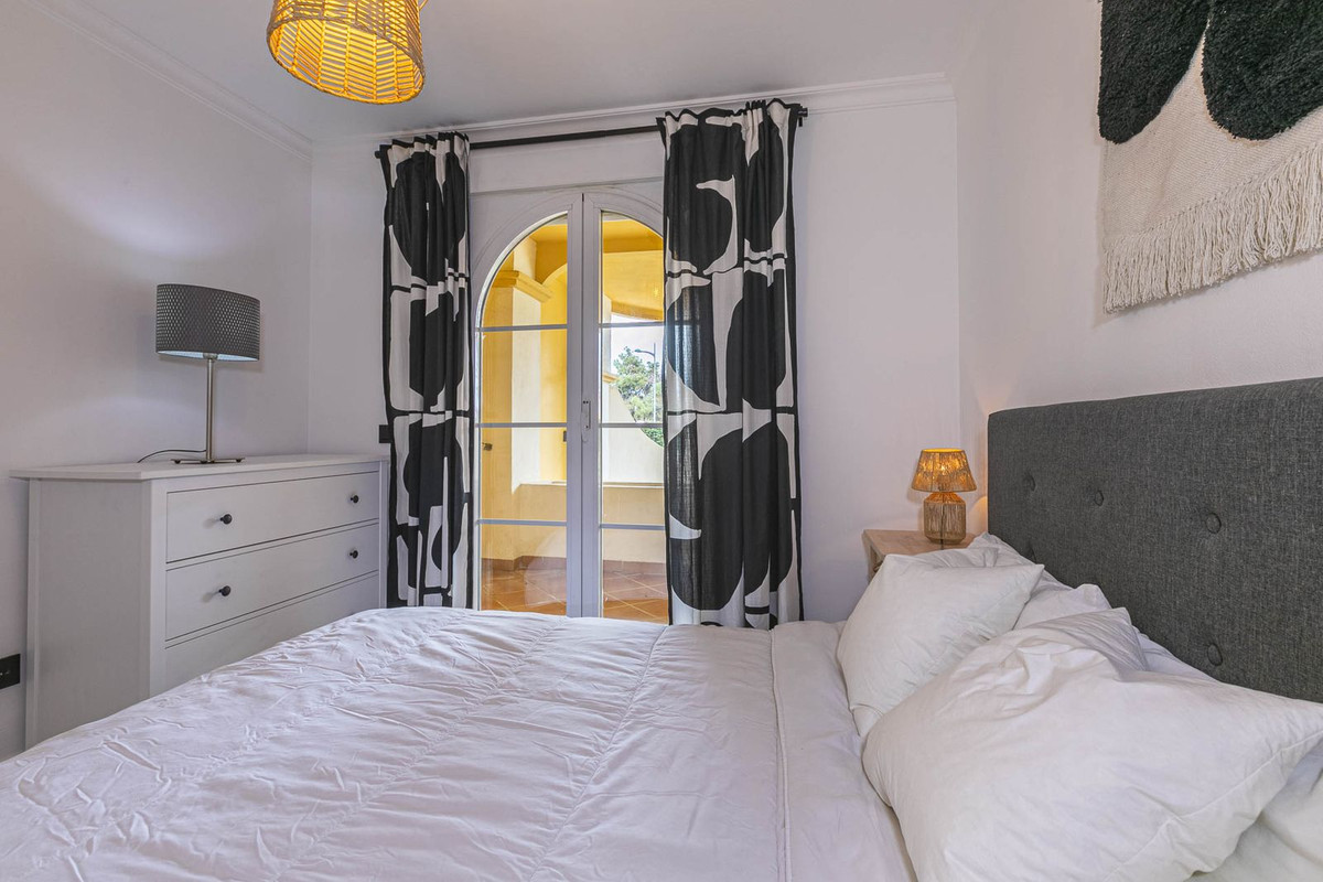 2 Bedroom Apartment in Marbella - Photo 41