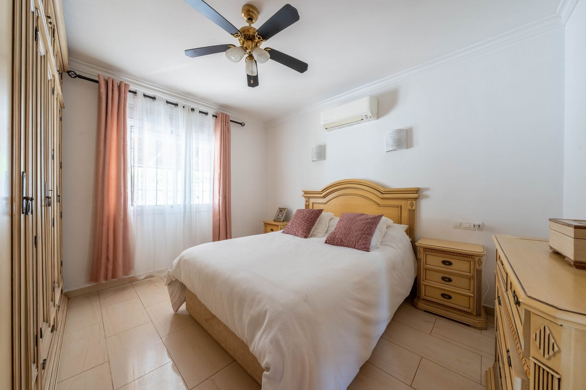 4 Bedroom Villa in Monda - Photo 54