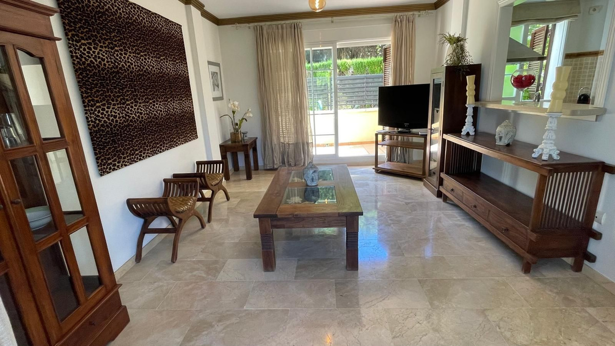 2 Bedroom Apartment in Marbella - Photo 4