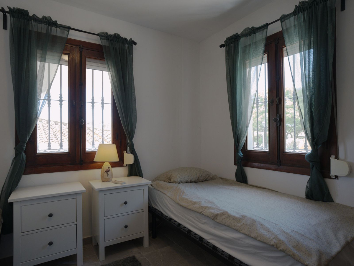 5 Bedroom Villa in Fuengirola - Photo 47