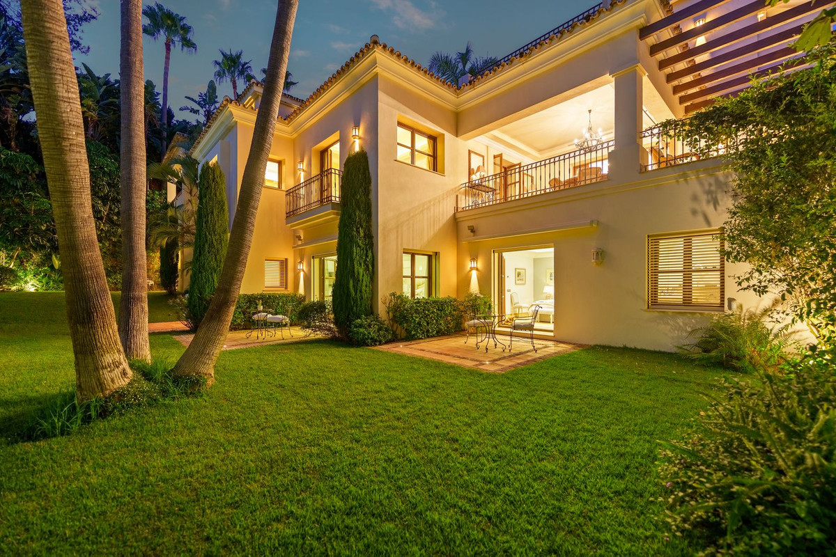 6 Bedroom Villa in Marbella - Photo 47