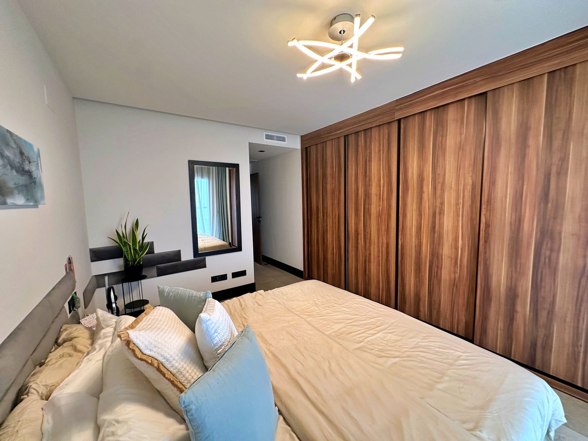 2 Bedroom Apartment in Marbella - Photo 23