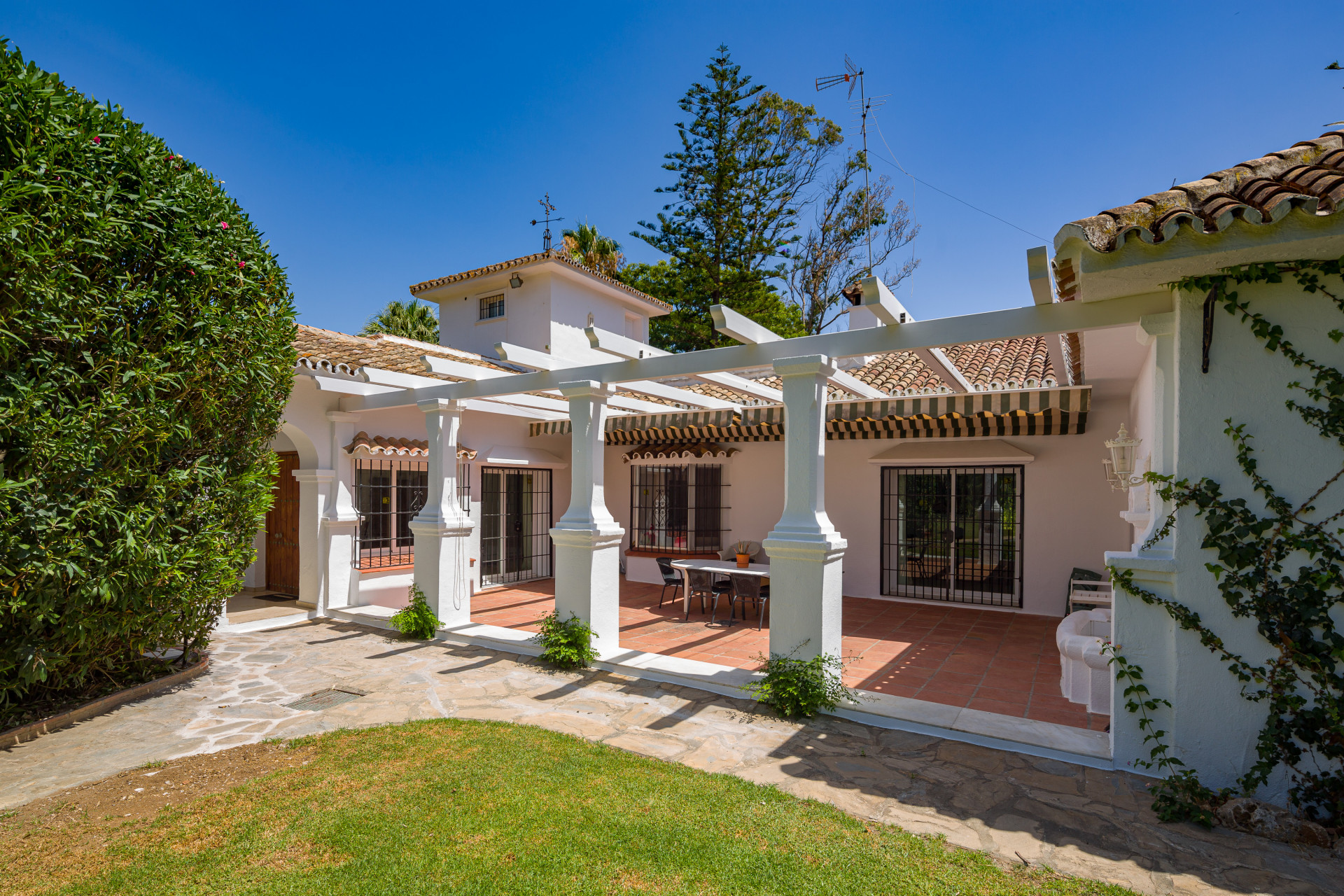 6 Bedroom Villa in San Pedro de Alcántara - Photo 19