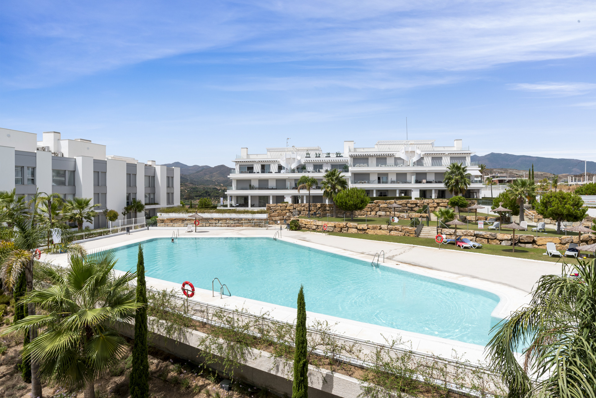 2 Bedroom Penthouse in Estepona - Photo 24