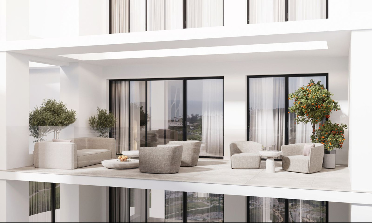 2 Bedroom Apartment in Estepona - Photo 6