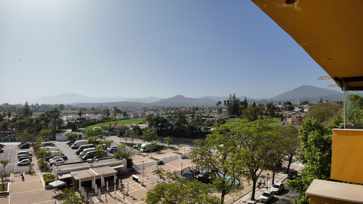 3 Bedroom Apartment in San Pedro de Alcántara - Photo 3