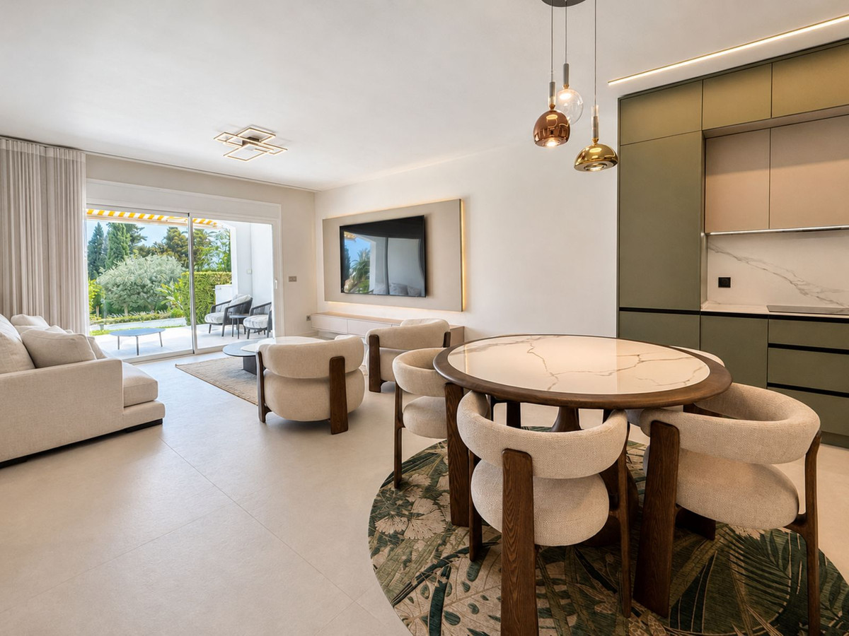 3 Bedroom Apartment in Marbella - Photo 3