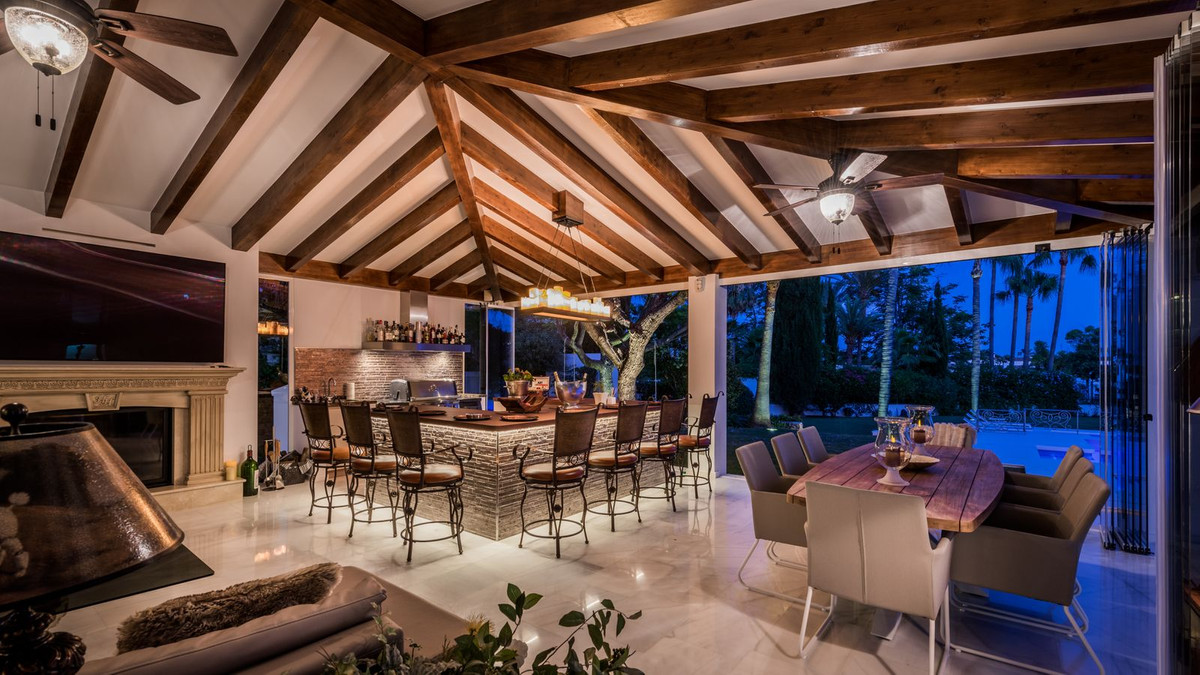 6 Bedroom Villa in Marbella - Photo 41