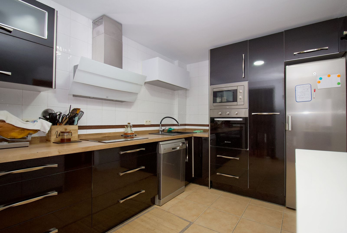 4 Bedroom Townhouse in Coín - Foto 4