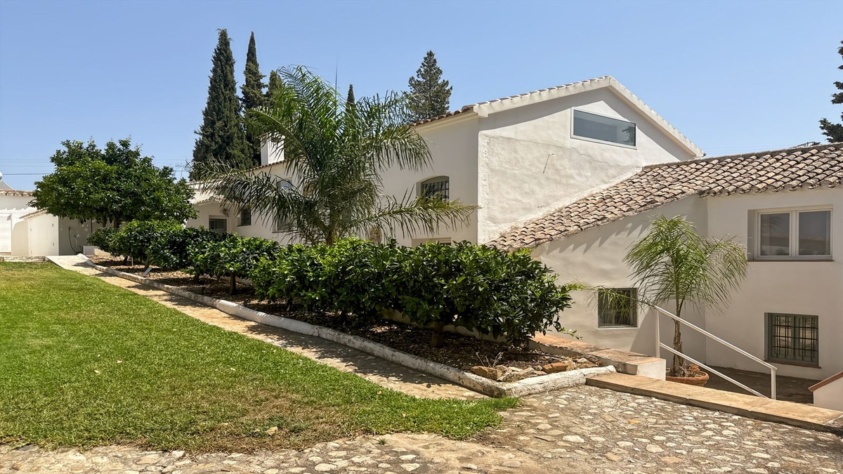5 Bedroom Country house in Villanueva del Rosario - Photo 3