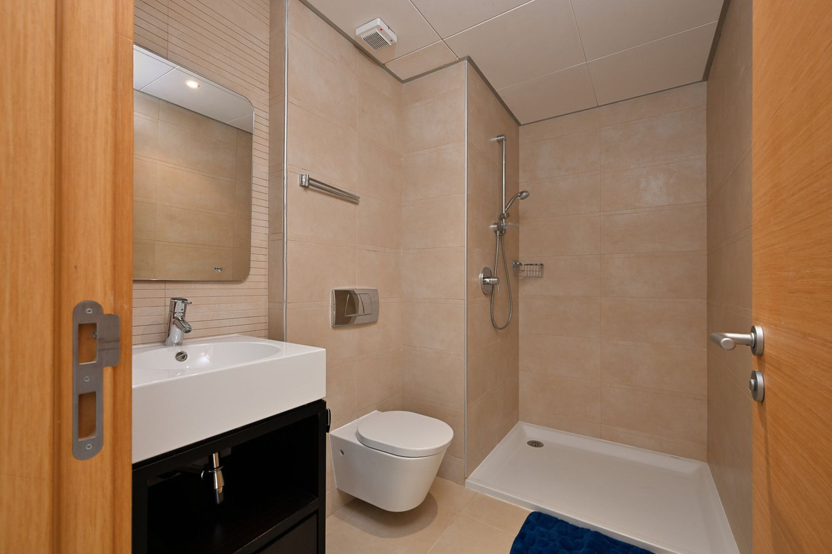 3 Bedroom Apartment in Marbella - Photo 15