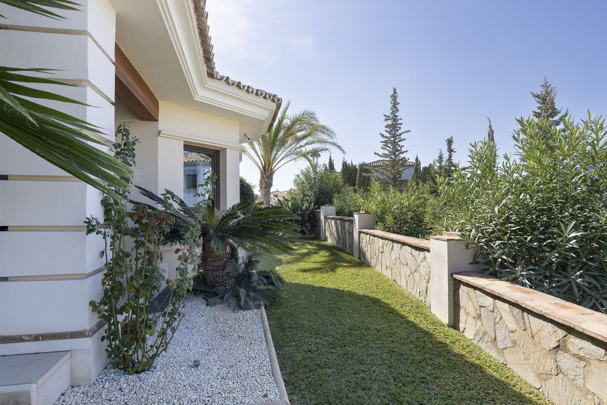 6 Bedroom Villa in Mijas - Photo 73