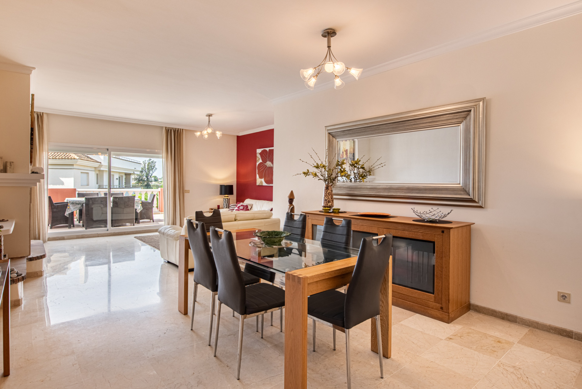 2 Bedroom Penthouse in Estepona - Photo 5