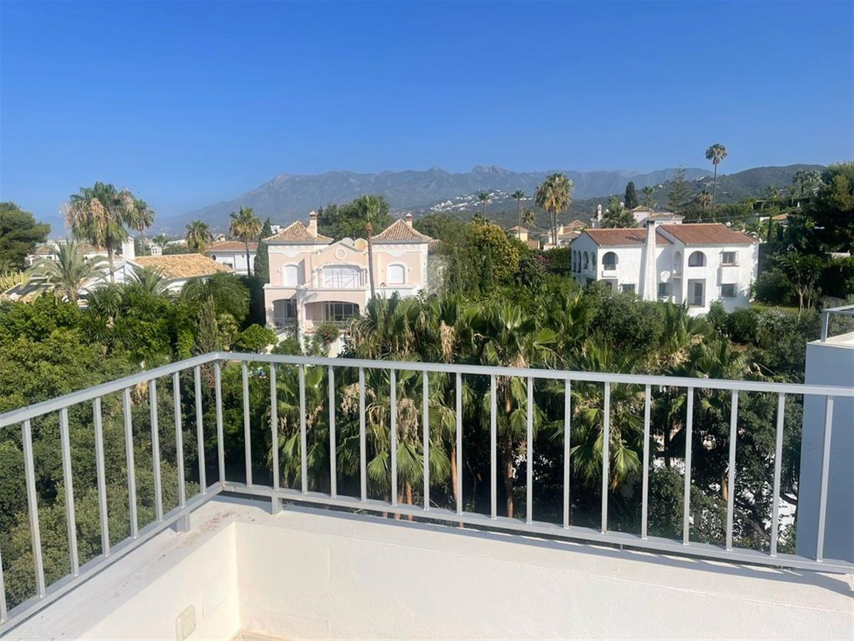 4 Bedroom Villa in Marbella - Photo 40