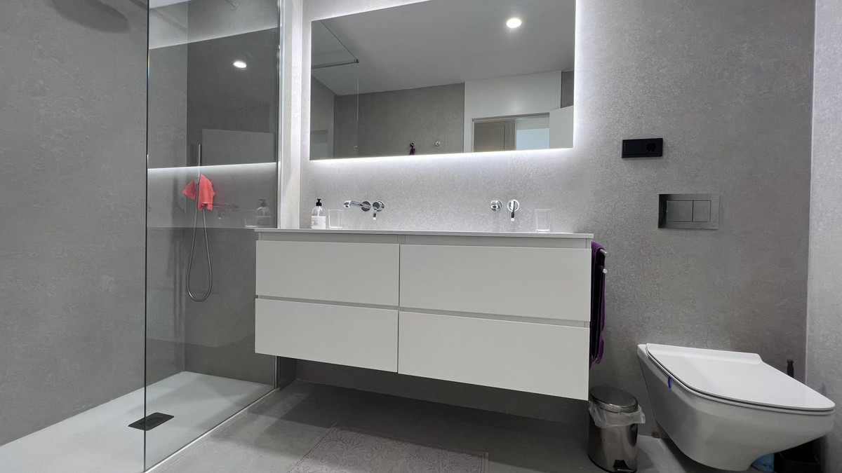 3 Bedroom Apartment in Marbella - Photo 17