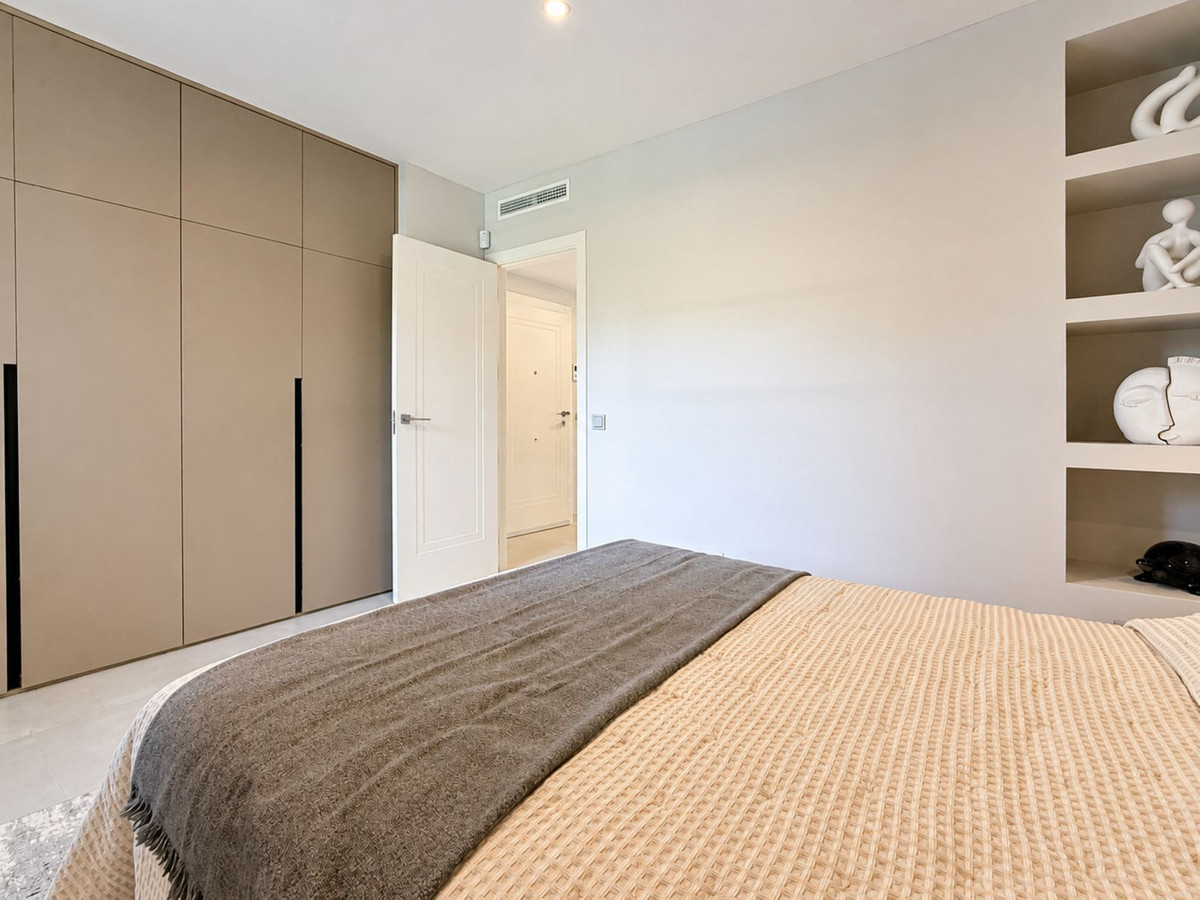3 Bedroom Apartment in Marbella - Photo 14