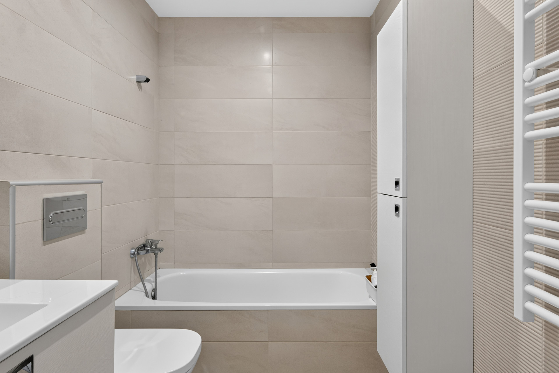 4 Bedroom Townhouse in Estepona - Photo 13