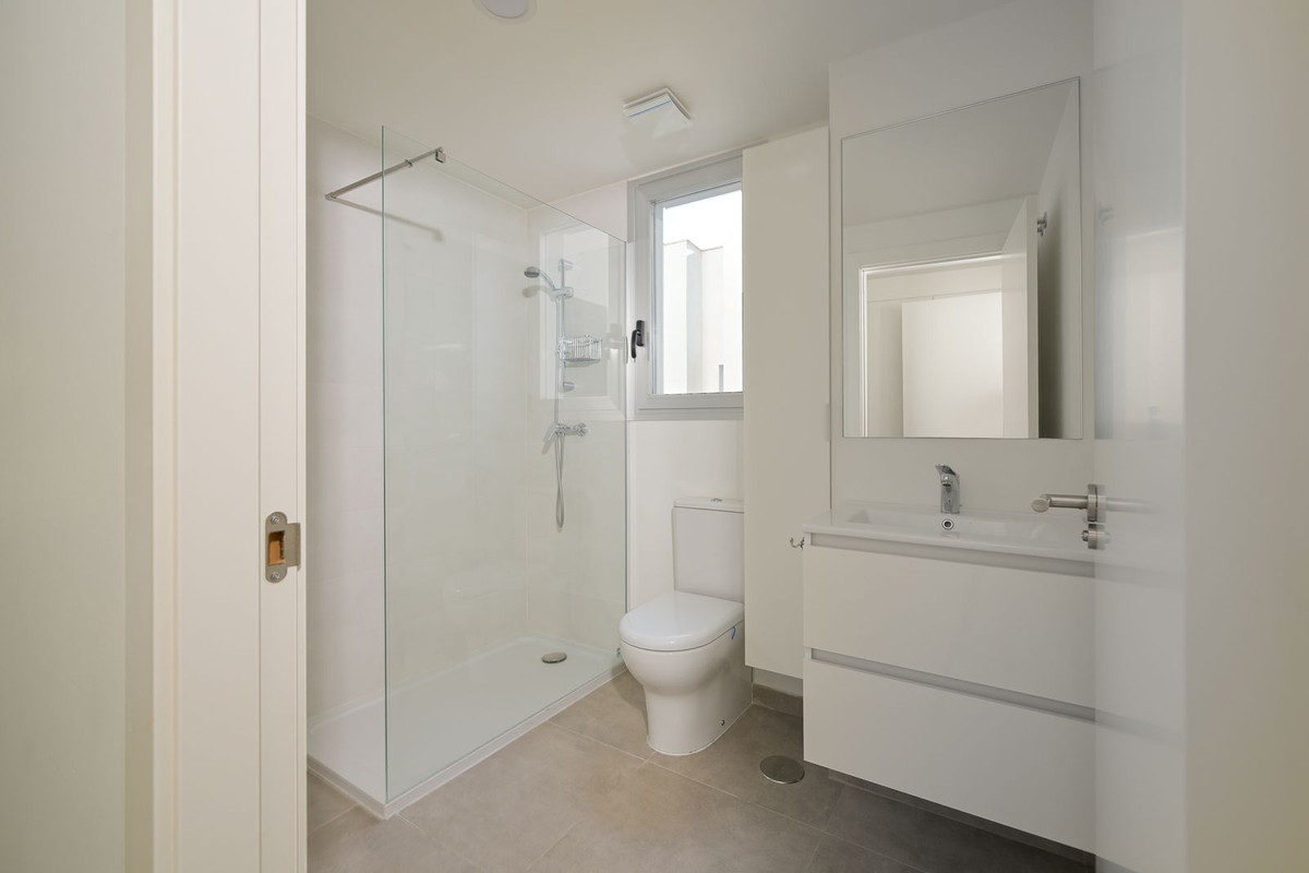 3 Bedroom Penthouse in Benalmádena - Photo 13
