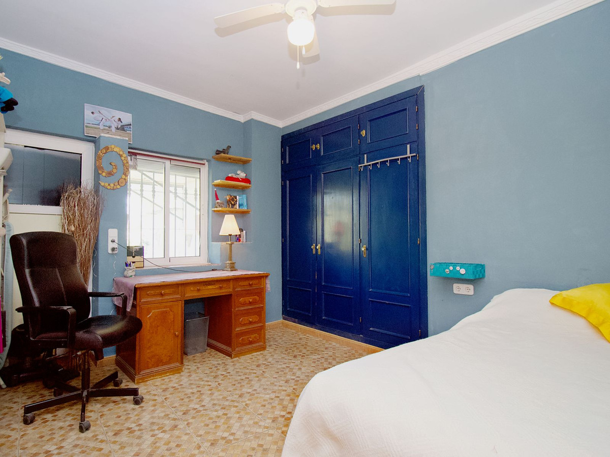 5 Bedroom Villa in Coín - Photo 31