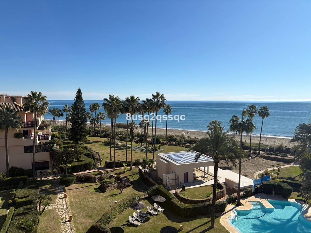 3 Bedroom Penthouse in Estepona - Photo 62