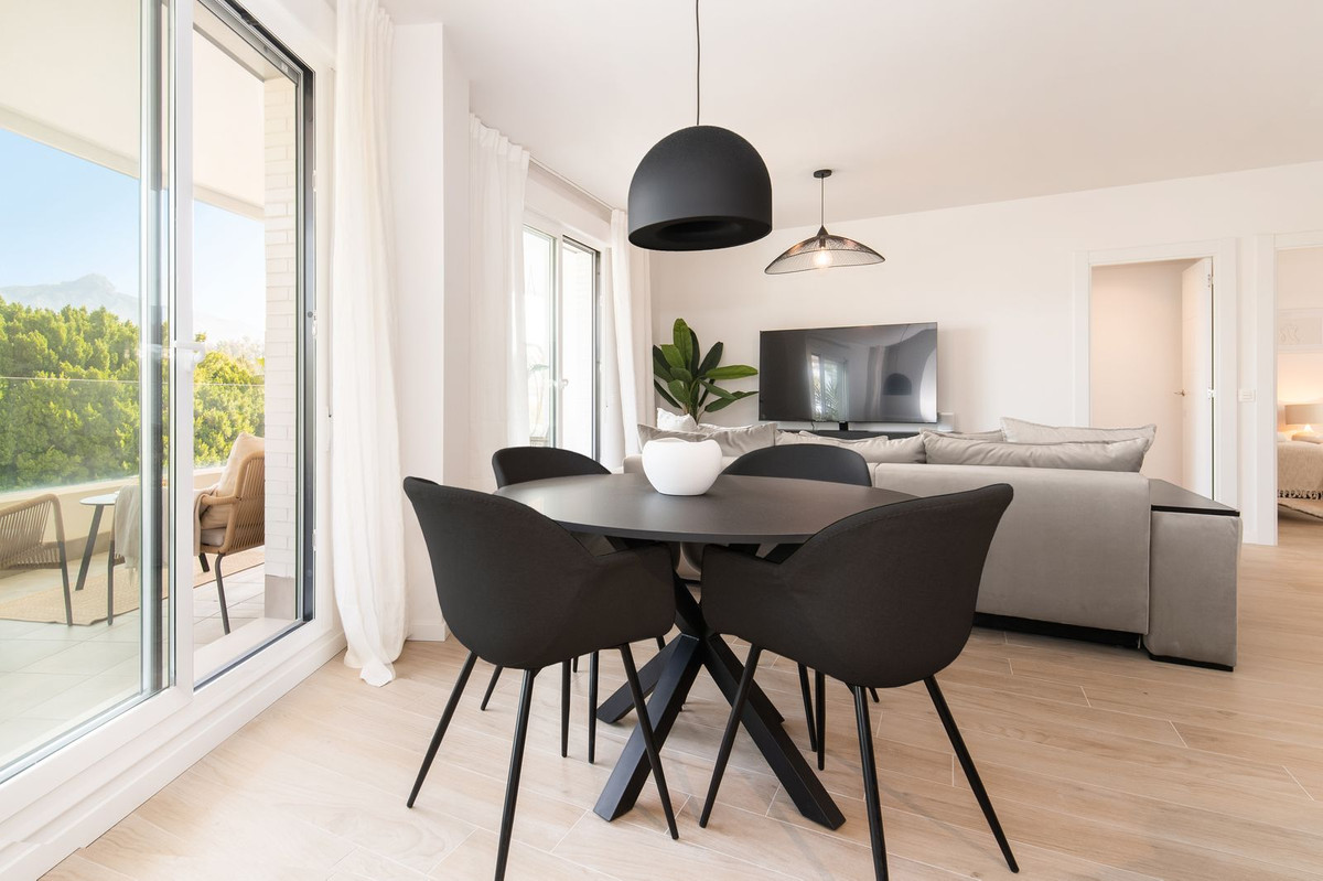 2 Bedroom Apartment in Marbella - Photo 33