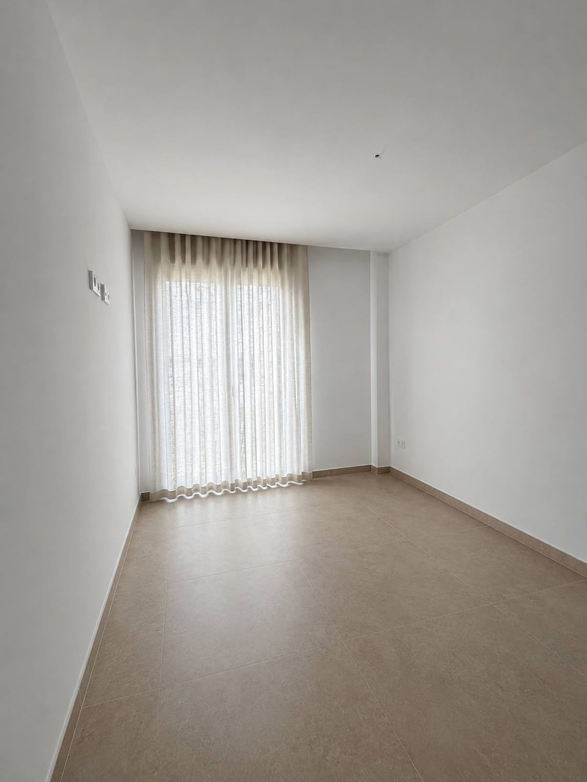 4 Bedroom Apartment in Estepona - Photo 20