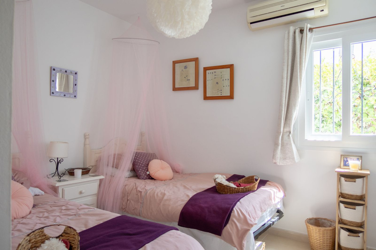 3 Bedroom Villa in Estepona - Photo 18