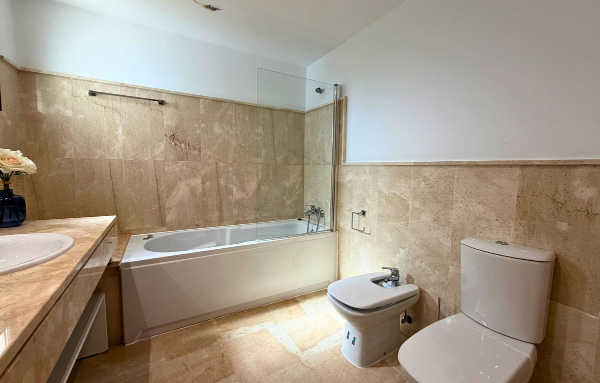3 Bedroom Apartment in Casares - Photo 27