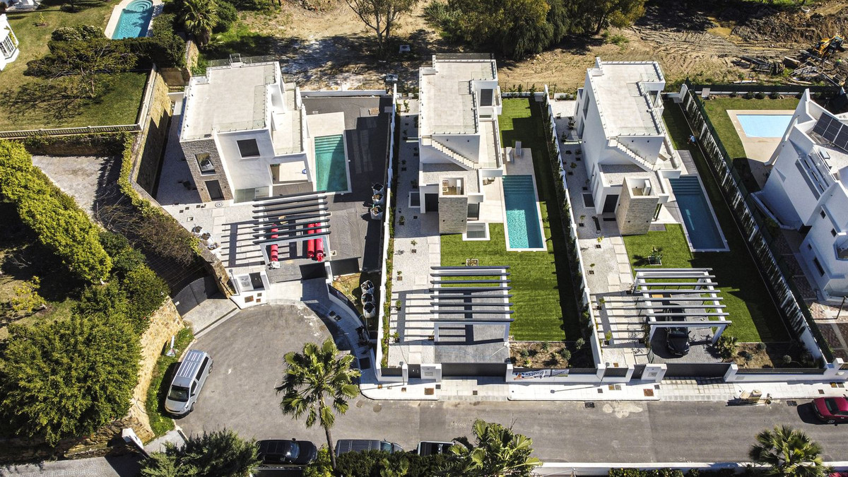 6 Bedroom Villa in Estepona - Photo 57